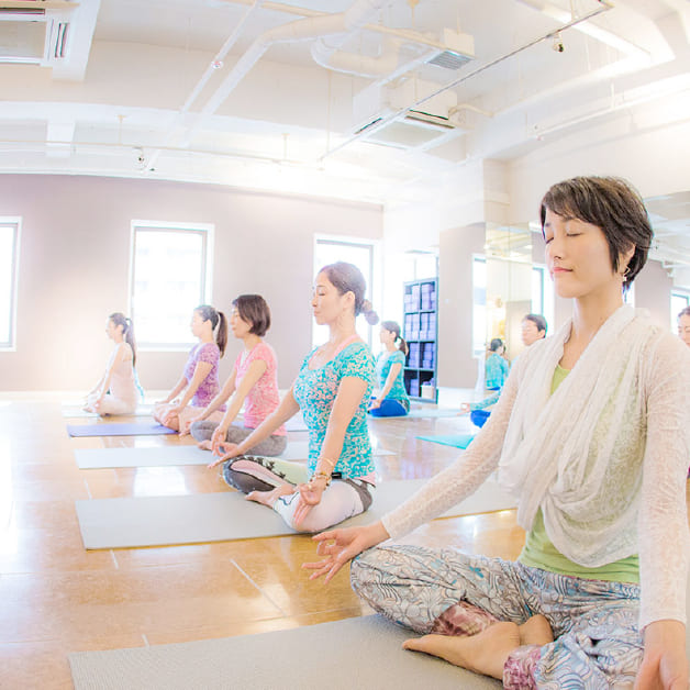 岩盤ホットヨガYOGA BREEZE天神／薬院